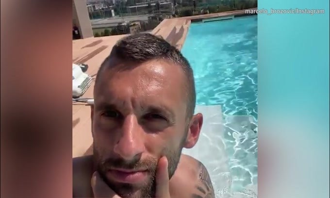 L’Inter perde di nuovo Brozovic: “Debolmente positivo al Coronavirus”