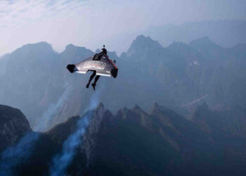 L’uomo jet di Dubai, sfidando l’estremo, muore in un’esercitazione. Video