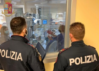 Ragusa: trovato in strada da un passante un neonato abbandonato. La Polizia di Stato indaga.