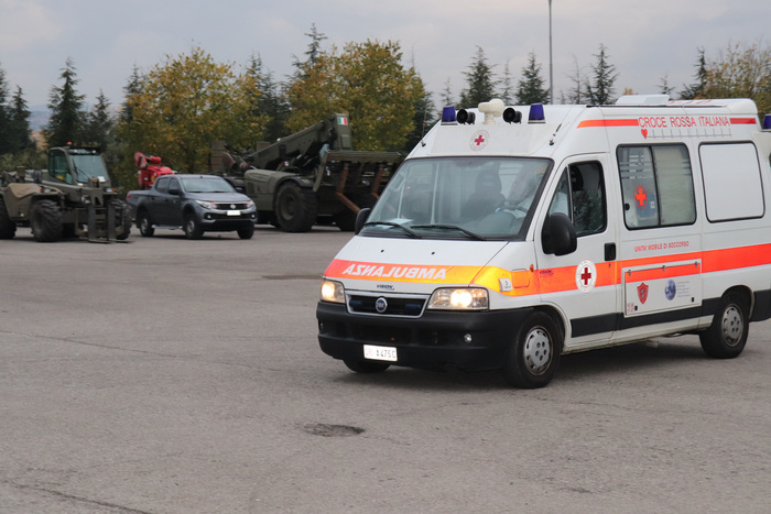 Operaio muore schiacciato da macchinario