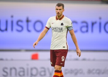 Roma, Dzeko ancora positivo al covid: salta il Parma