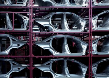 Sace e l’automotive, aiuti per 7,5 miliardi