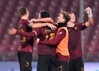 Salernitana-Cremonese 2-1. Djuric-Kupisz portano Castori in vetta