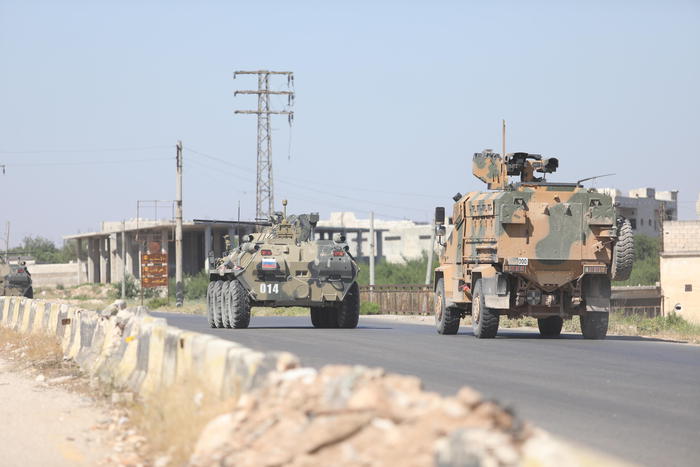 Siria: media, raid aerei russi su Idlib, 3 civili uccisi