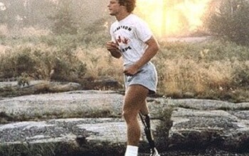 Terry Fox, malato di cancro che ha sensibilizzato il mondo con la maratona infinita