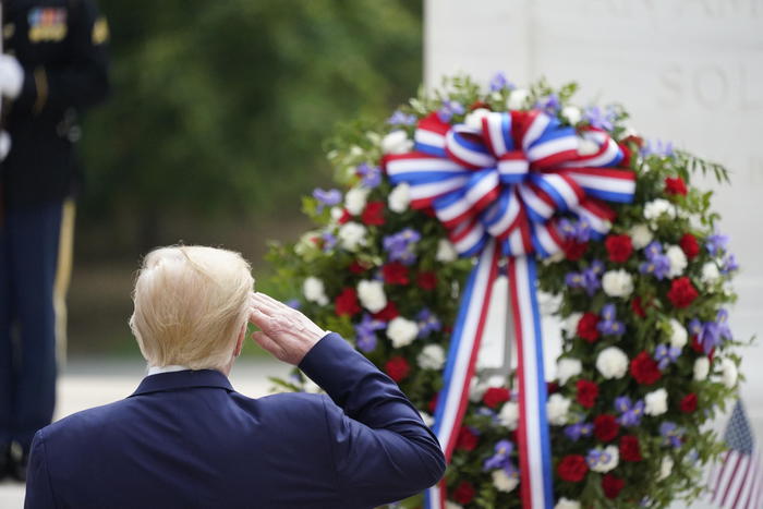 Usa: Trump al cimitero di Arlington