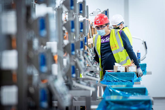 Vaccino Moderna efficace al 94,1%,al 100% in casi severi