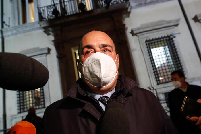 Zingaretti, evitate luoghi affollati, sono pericolosi