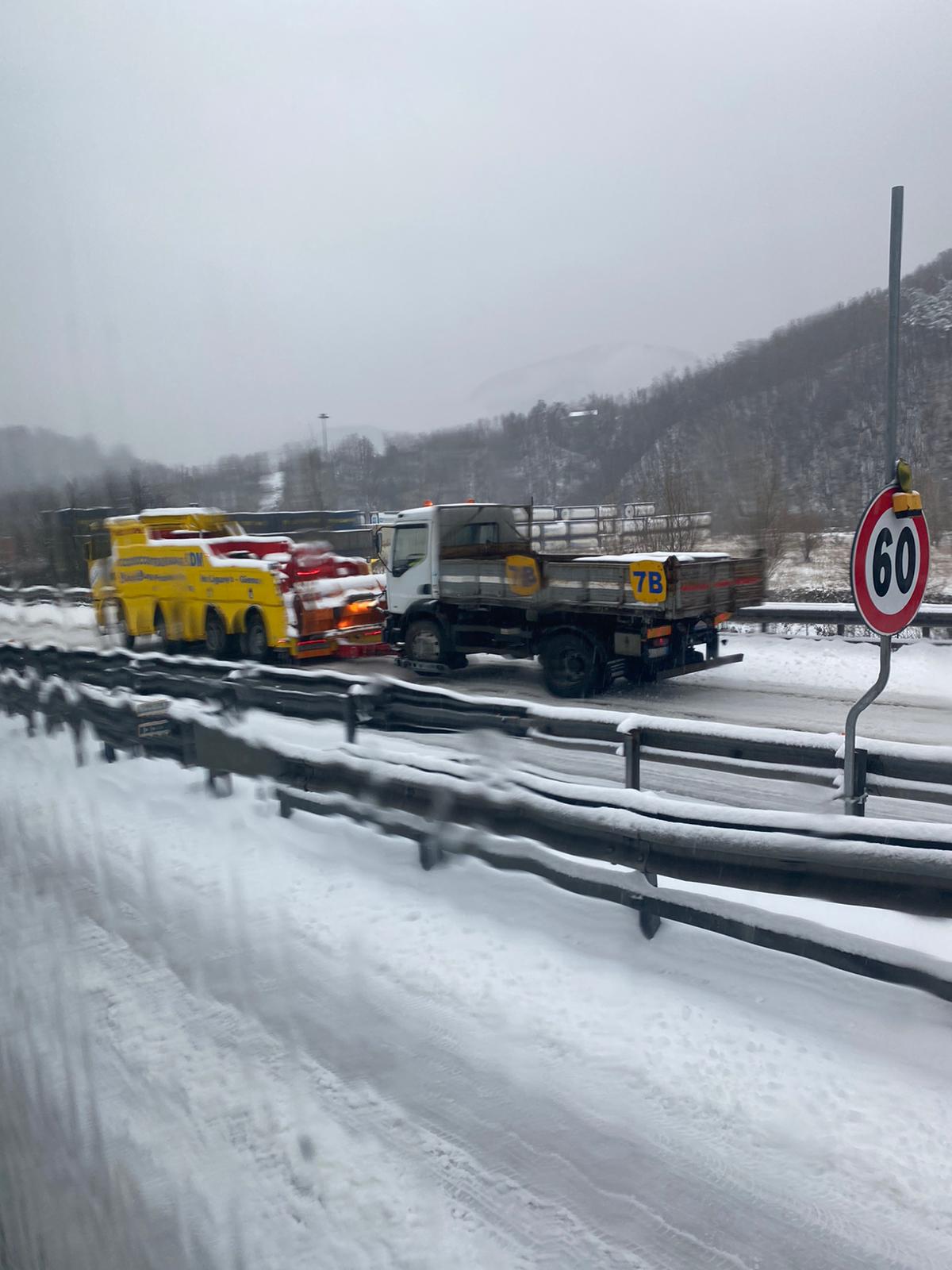 SI BLOCCANO PER NEVE LE AUTOSTRADE LIGURI TRASPORTOUNITO: ADESSO LA MISURA È COLMA
