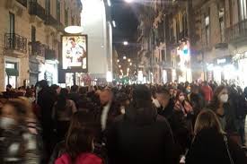 CNCC: AFFOLLAMENTI PER LO SHOPPING DIMOSTRANO L’INADEGUATEZZA DELLE MISURE DEL GOVERNO E L’IMPOSSIBILITA’ DI STRETTI CONTROLLI NELLE CITTA’