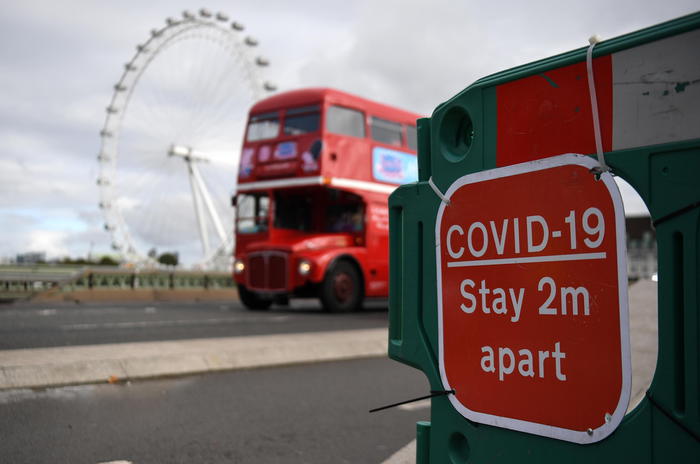 Altri 33.364 casi in Gb, ma morti continuano a calare