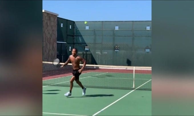 Hamilton passa al tennis, ecco i risultati