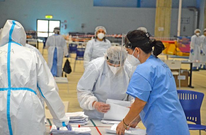 Covid: 13.318 nuovi casi e 628 vittime in 24 ore