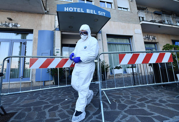 Covid: aiutò anziani in quarantena in hotel Alassio,premiato