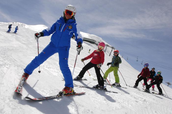 Covid: maestri sci, valutare apertura piste entro fine anno
