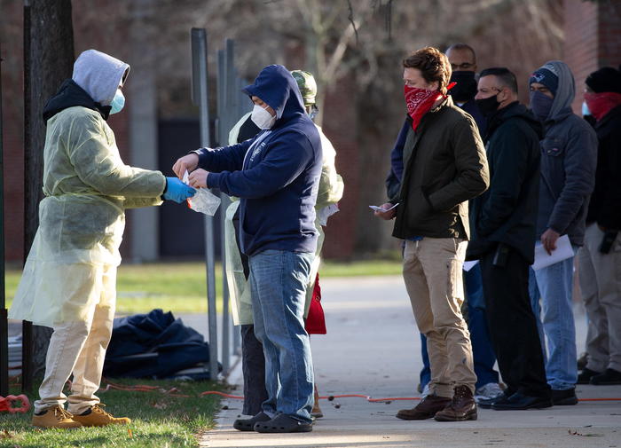 Covid: Usa toccano quota 300.000 morti