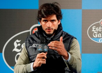 F1 Ferrari, Sainz: “Difficile competere con macchine troppo più veloci”