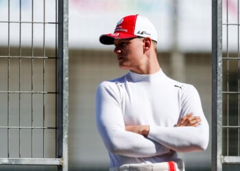 F1 Haas: Grosjean si congratula con Mick Schumacher