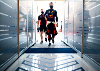 F1 Red Bull, Albon: “Non mollo, punto a tornare nel 2022”