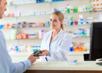 Federfarma conferma : il 70% dei farmacisti è donna