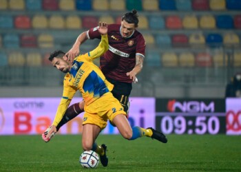 Frosinone-Salernitana 0-0. La traversa stoppa il sorpasso di Nesta