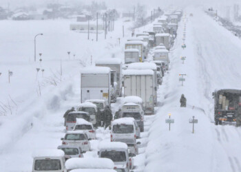 Gelo siberiano e tempeste di neve in atto in Giappone