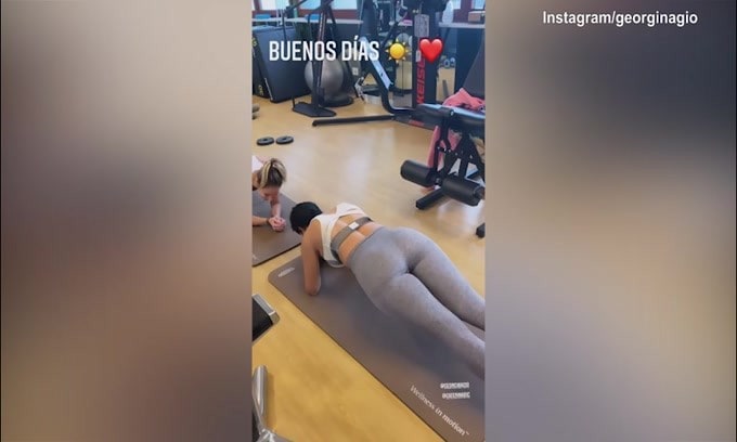 Georgina Rodriguez, allenamento...bollente!