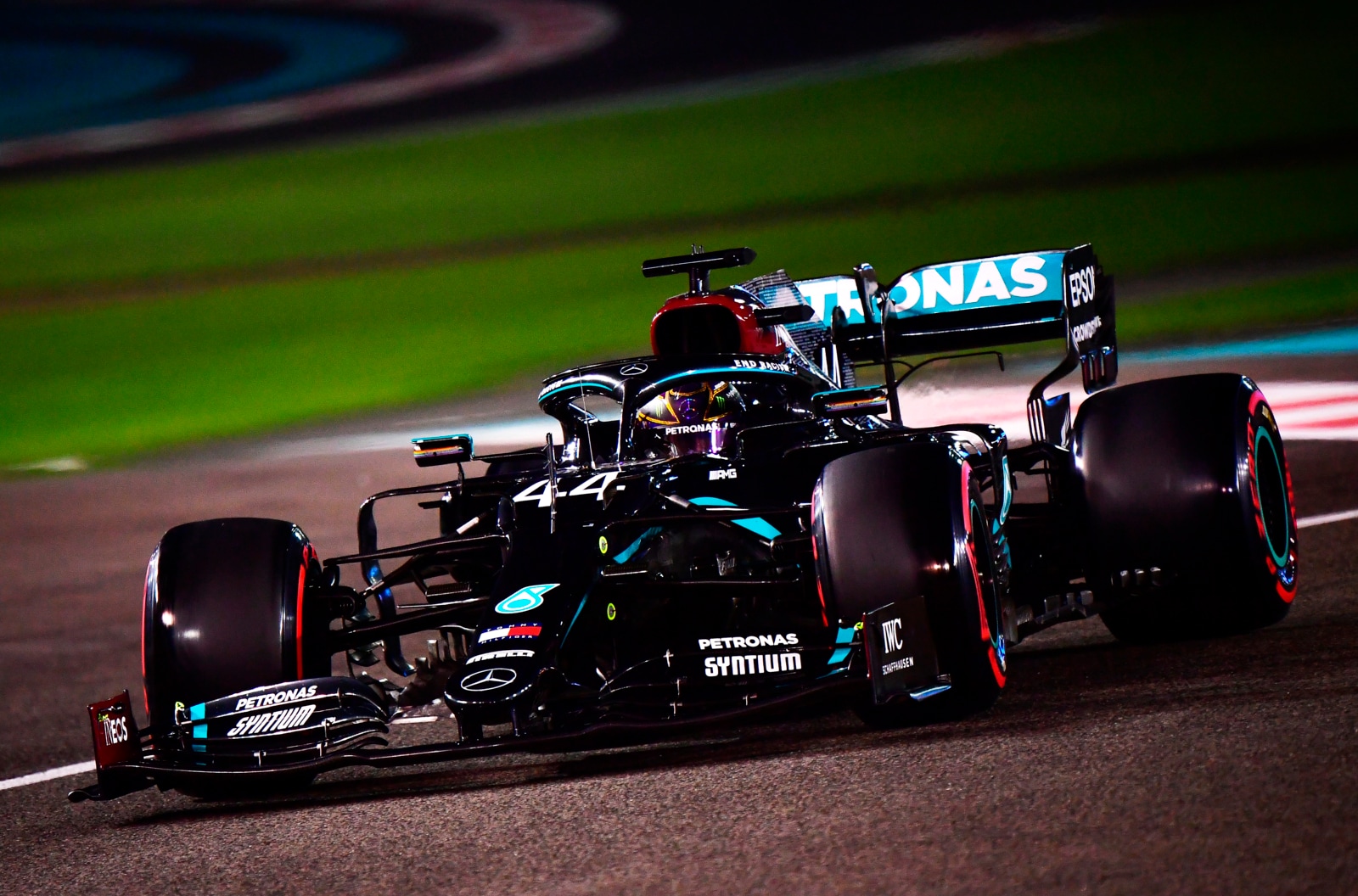 GP Abu Dhabi, Hamilton: “Bravo Max ma gli darò filo da torcere”