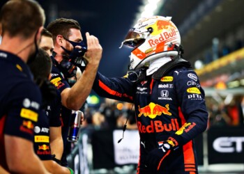 GP Abu Dhabi, Verstappen: “Bene la pole, sfidiamo le Mercedes”