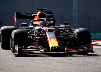 GP Abu Dhabi: Verstappen sfreccia nelle FP1, Ferrari lontane