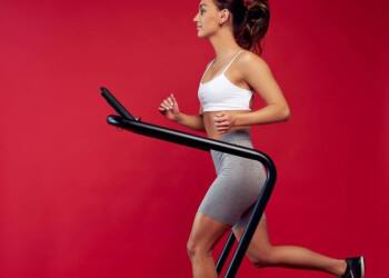 ma si deve "prescrivere" l'esercizio fisico, come fosse un farmaco: quale attività, quanto e quando esercitarla.