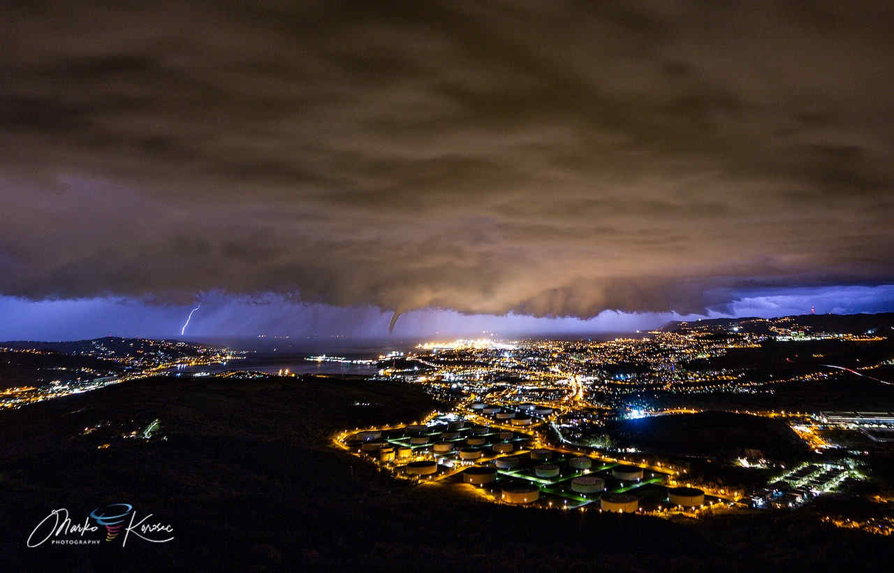 Il temporale con tornado si abbatte su Trieste nella serata di lunedì