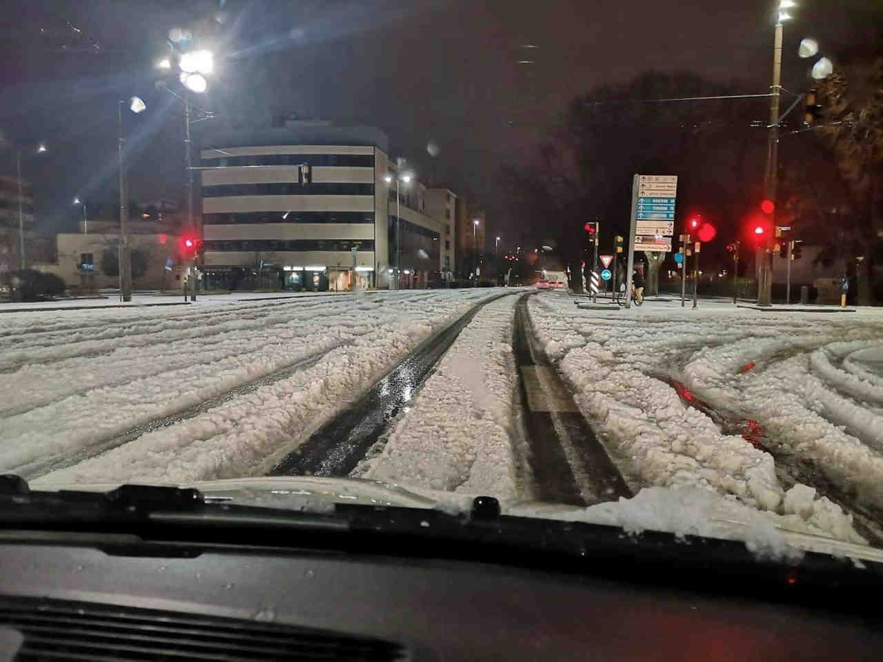 Situazione della sera di Natale a Modena, via Cialdini.