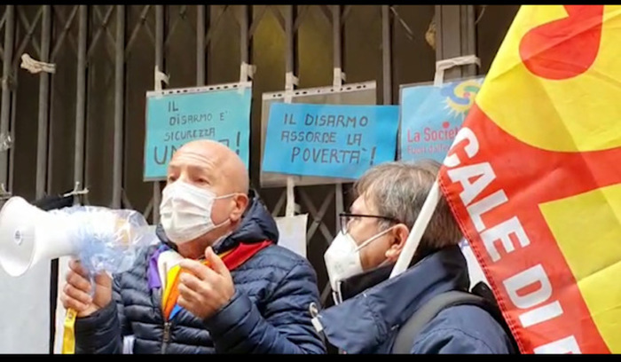 Pacifisti sardi al Mise, “fabbrica bombe diventi caseificio”