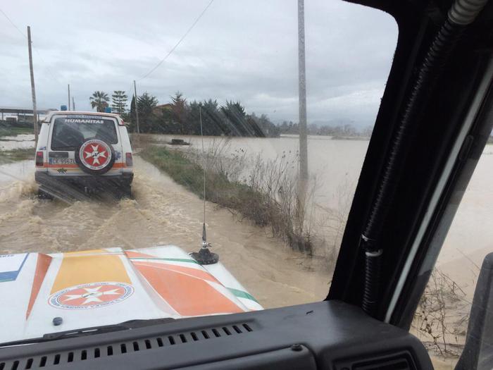 Pericolo valanghe molto forte sulle Dolomiti di Sesto. Il fiume Panaro rompe gli argini, evacuazioni nel Modenese