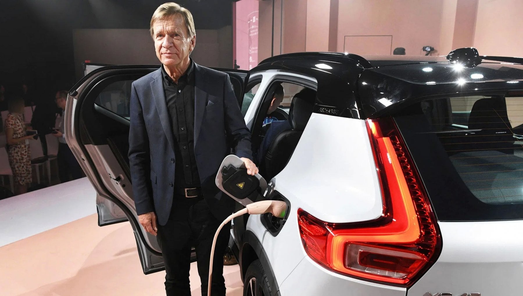 Strategia Volvo: “Passare all’elettrico senza vie di mezzo”