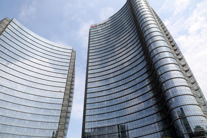 Unicredit: brucia 1,5 miliardi in Borsa (-8%)