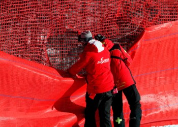 Val d’Isere, incidente per Schmidhofer: a 100km/h contro le reti