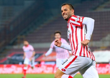 Vicenza-Cosenza 1-1: Meggiorini illude Di Carlo, poi il pari di Tiritiello