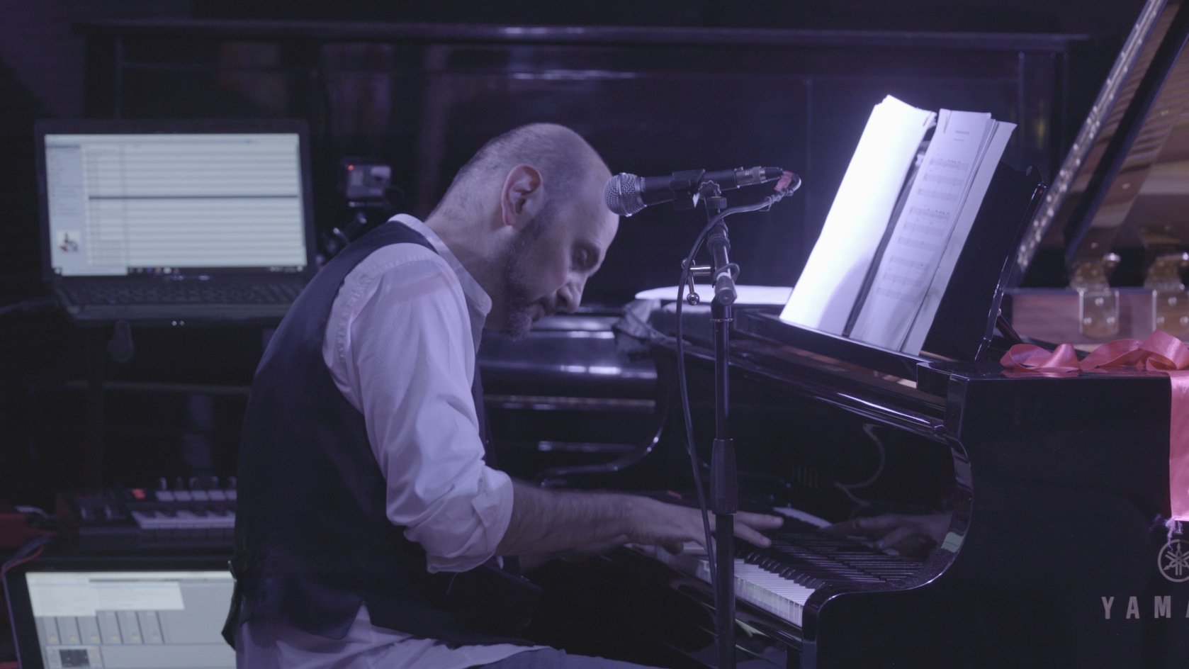 Il cantautore fiorentino PIERFRANCESCO a Casa Sanremo 2021 – online il nuovo singolo “L’anima del vento”