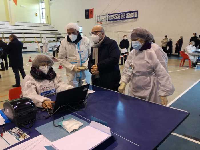 ANSA-IL-PUNTO/COVID: non cala curva dei contagi in Sardegna