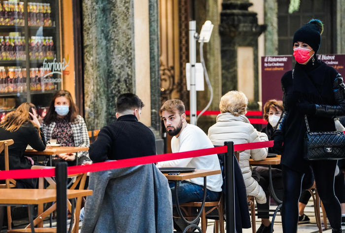 >ANSA-IL-PUNTO/COVID:Sardegna gialla ma casi a 12% dei test