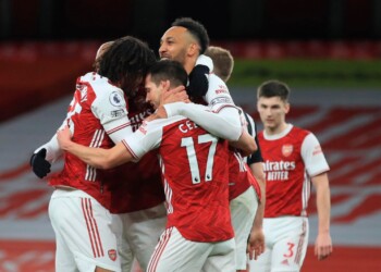 Aubameyang lancia l’Arsenal: doppietta e 300° gol in carriera