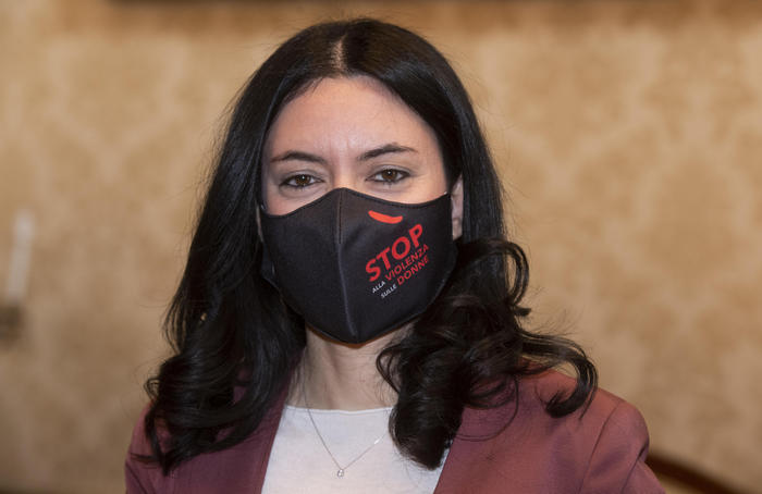 Azzolina,studenti arrabbiati per scuole chiuse,hanno ragione