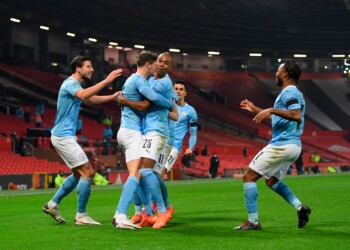 Carabao Cup, sarà Guardiola contro Mourinho in finale: al City il derby di Manchester