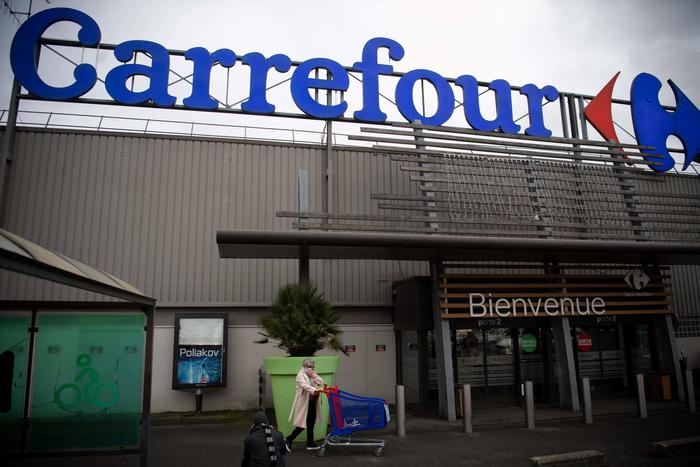 Carrefour: tonfo in Borsa dopo ‘no’ Le Maire a Couche-Tard