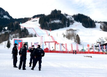 Coppa del Mondo, discesa di Kitzbuehel annullata per maltempo