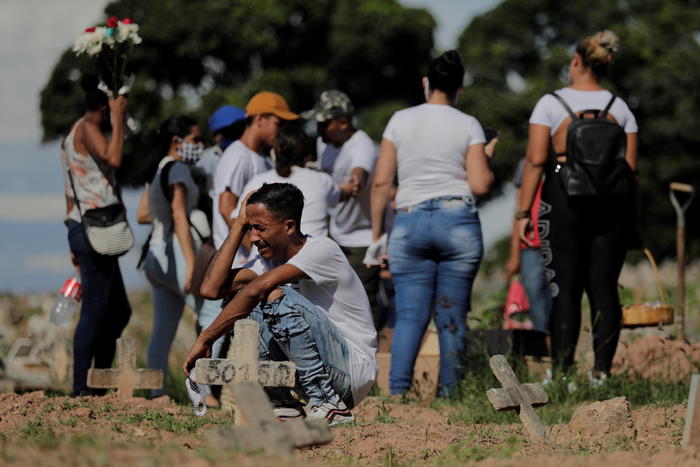 Covid: Brasile, 61.567 casi e 1.050 morti in 24 ore