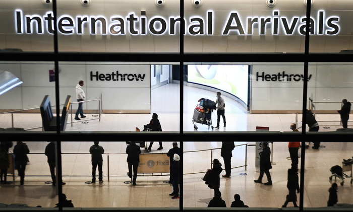 Covid: Gb valuta la quarantena in hotel per tutti gli arrivi