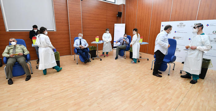 Covid: vaccinati 5 componenti del Cts allo Spallanzani